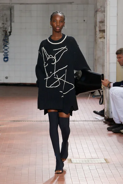 Look 29